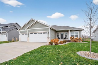 705 35th St SW, Altoona, IA 50009