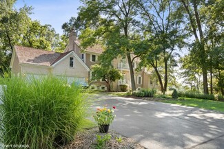 27625 W Kazimour Dr, Lake Barrington, IL 60010