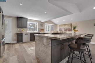1274 Maywood Ln, Martinez, CA 94553