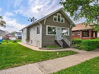 827 Thomas Ave, Forest Park, IL 60130