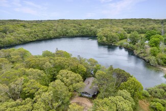 5 Scottys Ln, Vineyard Haven, MA 02568