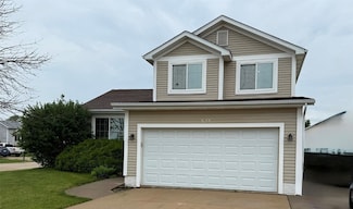 828 73rd St NE, Cedar Rapids, IA 52402