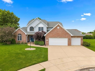 10501 N Harvest Ct, Peoria, IL 61615
