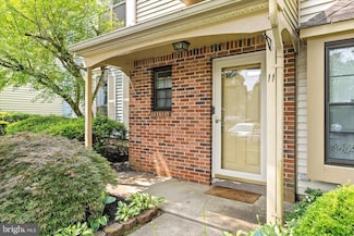 11 Chadwick Ct, Trenton, NJ 08691