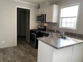 2459 8 Mile Rd Unit 7, Kawkawlin, MI 48631