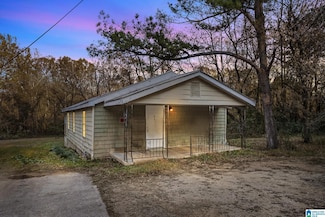 531 W Lake Dr, Bessemer, AL 35020