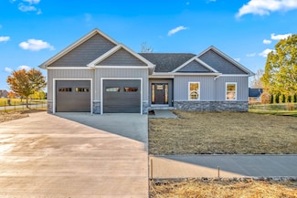 7 Arrowhead Dr, Coldwater, MI 49036