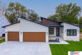 1001 S 88th St, Lincoln, NE 68520