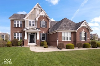 1243 Colinbrook Cir, Greenwood, IN 46143