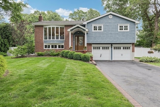 24 Richlee Dr, East Northport, NY 11731