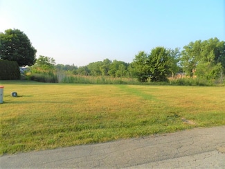 924 Eagle Point Dr, St. Joseph, MI 49085
