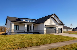 5301 175th St, Urbandale, IA 50323