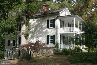 44 Wellesley Cir, Glen Echo, MD 20812