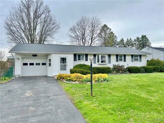 120 Sunridge Ave, Camillus, NY 13031