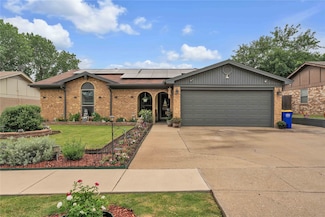 7613 Clover Ln, Watauga, TX 76148