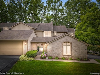 1132 Hillpointe Cir, Bloomfield Hills, MI 48304