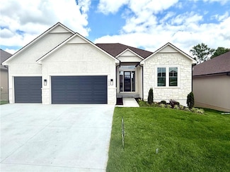 1528 NE Park Springs Dr, Lee's Summit, MO 64064