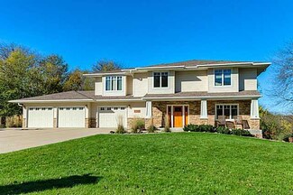 36743 Deerfield Dr, Cumming, IA 50061