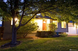 621 SE 4th St, College Place, WA 99324