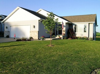 611 5th St NE, Plainview, MN 55964