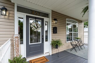 427 Winthrop St, Staunton, VA 24401
