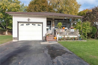 96 Walzford Rd, Rochester, NY 14622