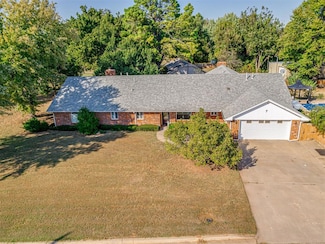 2420 Pearl St, Chickasha, OK 73018