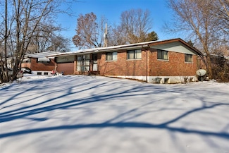 2209 Duchess Dr, Saint Louis, MO 63136