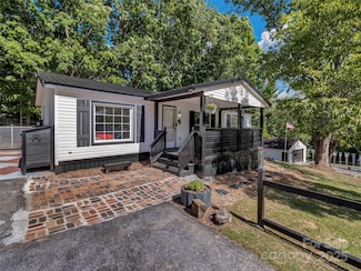 3 Concord Knoll Ln, Asheville, NC 28803
