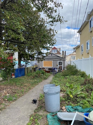 122 Stephens Ave, Bronx, NY 10473