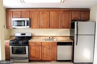 1951 Dutch Village Dr Unit I-255, Hyattsville, MD 20785