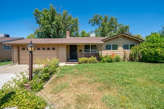 2076 Merle Dr, Redding, CA 96001