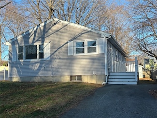 45 Rose Ln, Cumberland, RI 02864