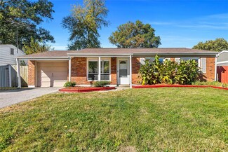 2871 Laurel View Ln, Maryland Heights, MO 63043