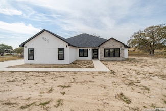 405 Shady Ln, La Vernia, TX 78121