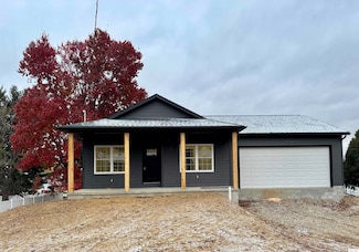 14 Summit Dr, Fredericktown, OH 43019