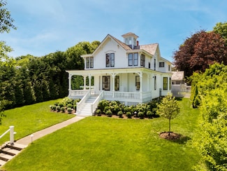 118 William St, Vineyard Haven, MA 02568