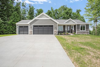 237 Warbler Dr, Caledonia, MI 49316