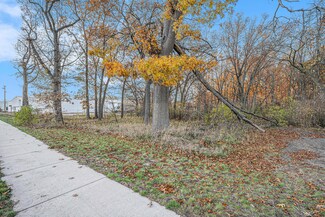 886 E Broadway Ave, Norton Shores, MI 49444