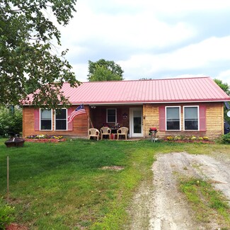 139 Meadow Ln, Farmington, ME 04938