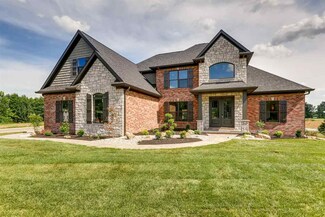 1060 Lakefield Dr, Newburgh, IN 47630