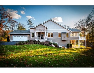 8 Kennedy Rd, Gloucester, MA 01930