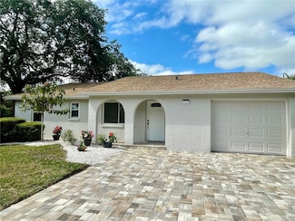 11241 Temple Ct, Seminole, FL 33772