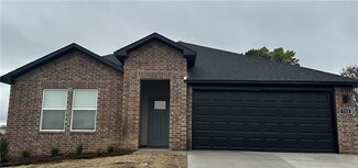 715 Picard Ave, Lowell, AR 72745
