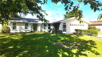 537 Landmark Dr, Naples, FL 34112