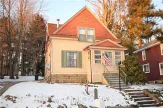 4559 Franklin St, Mantua, OH 44255
