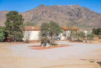 9860 Shining Star Ct, Las Cruces, NM 88011