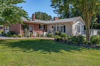 341 Keith Ave, Kilmarnock, VA 22482