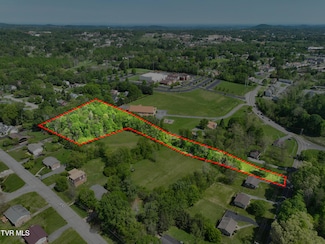 2704 S Greenwood Dr, Johnson City, TN 37604