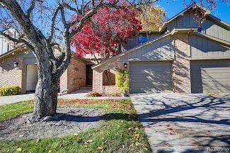 1946 White Birch Ct, Rochester Hills, MI 48309